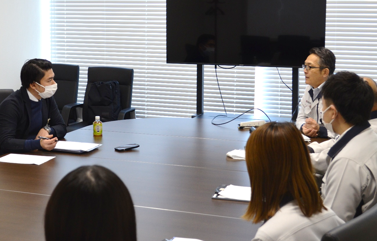 インタビュー中間